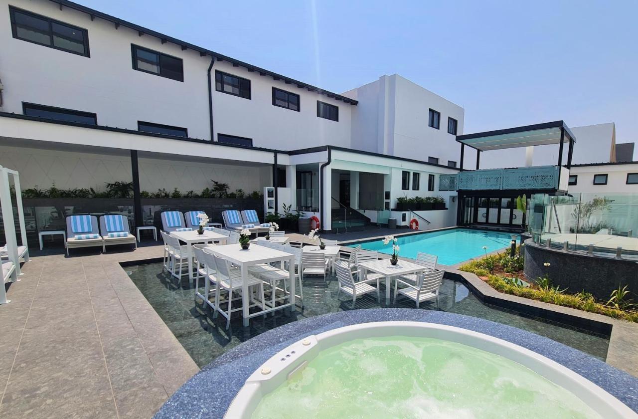 Mint Hotel 84 On Katherine Johannesburg Bagian luar foto