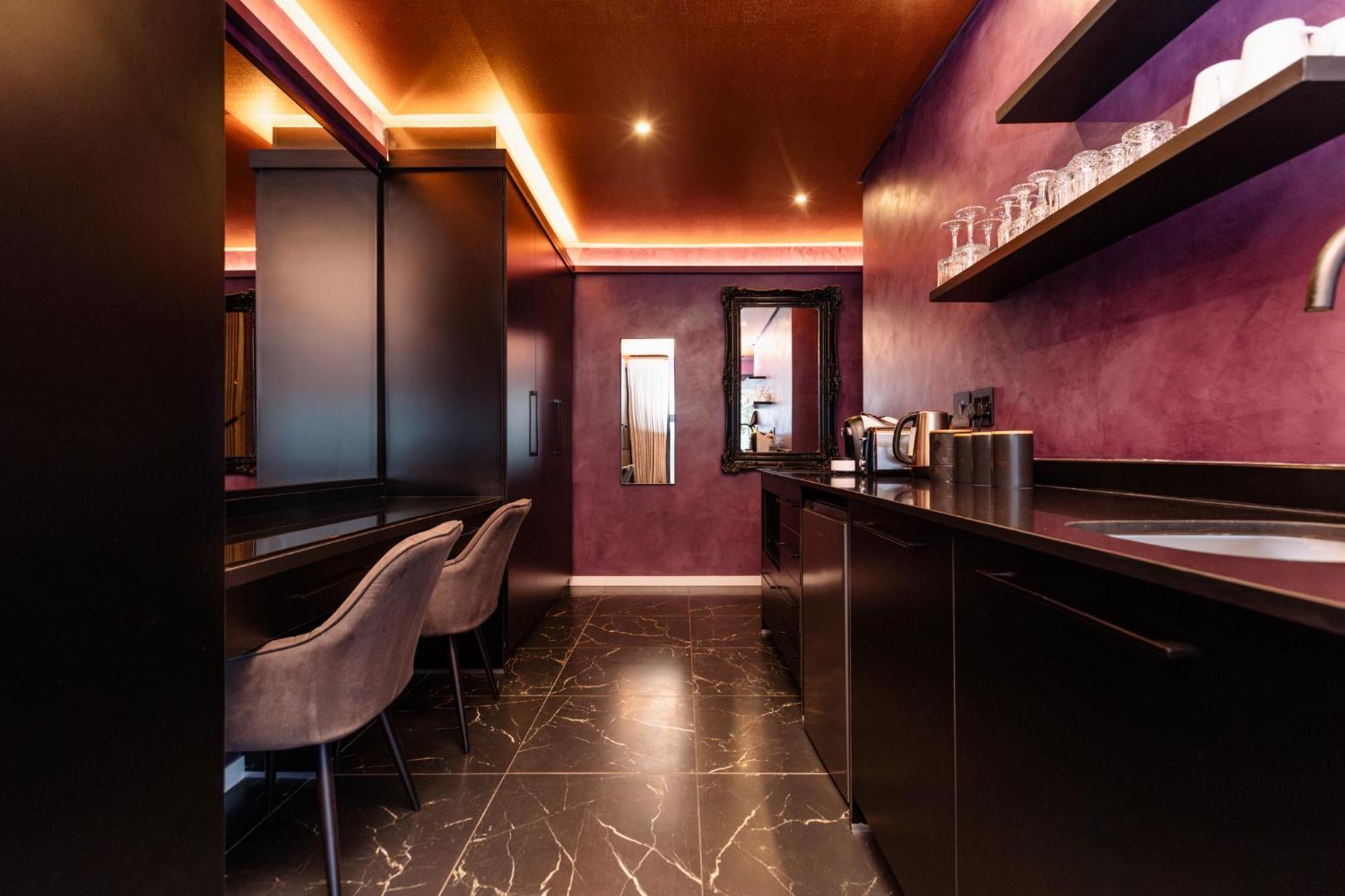 Mint Hotel 84 On Katherine Johannesburg Bagian luar foto
