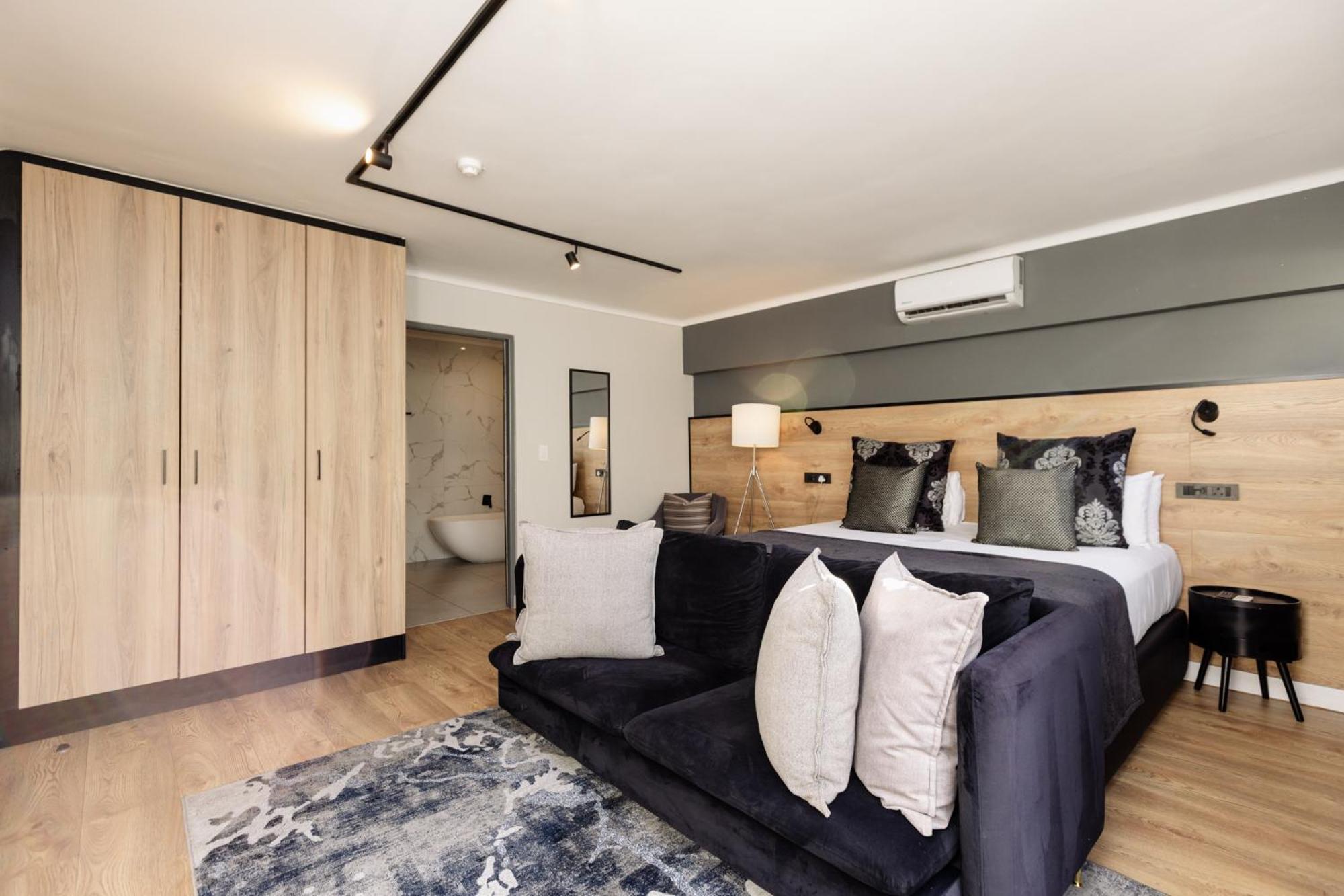 Mint Hotel 84 On Katherine Johannesburg Bagian luar foto