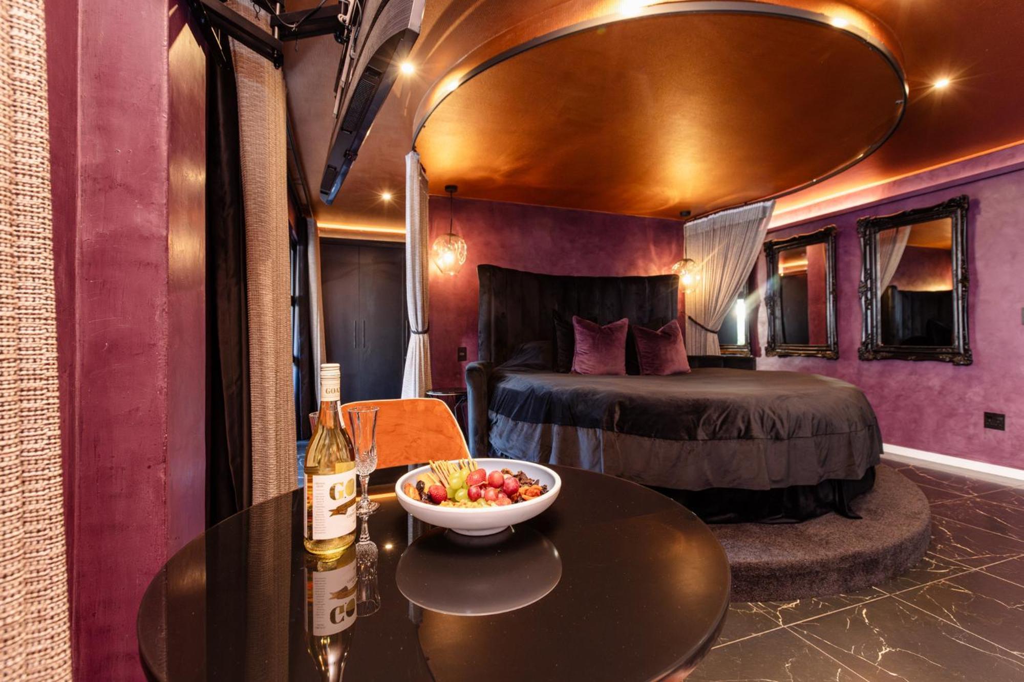 Mint Hotel 84 On Katherine Johannesburg Bagian luar foto