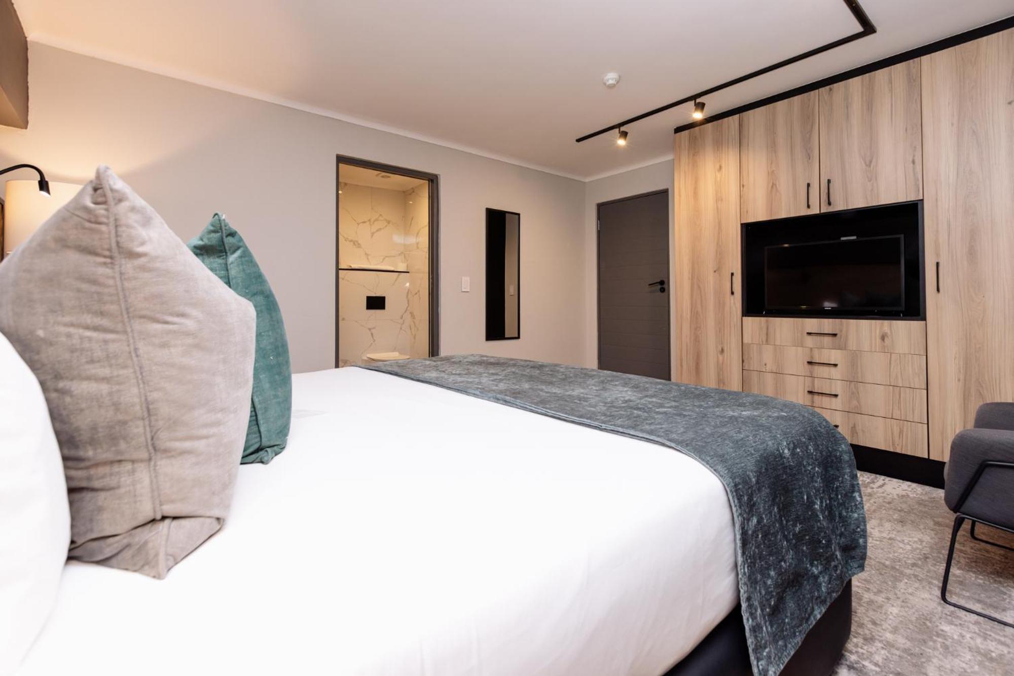 Mint Hotel 84 On Katherine Johannesburg Bagian luar foto