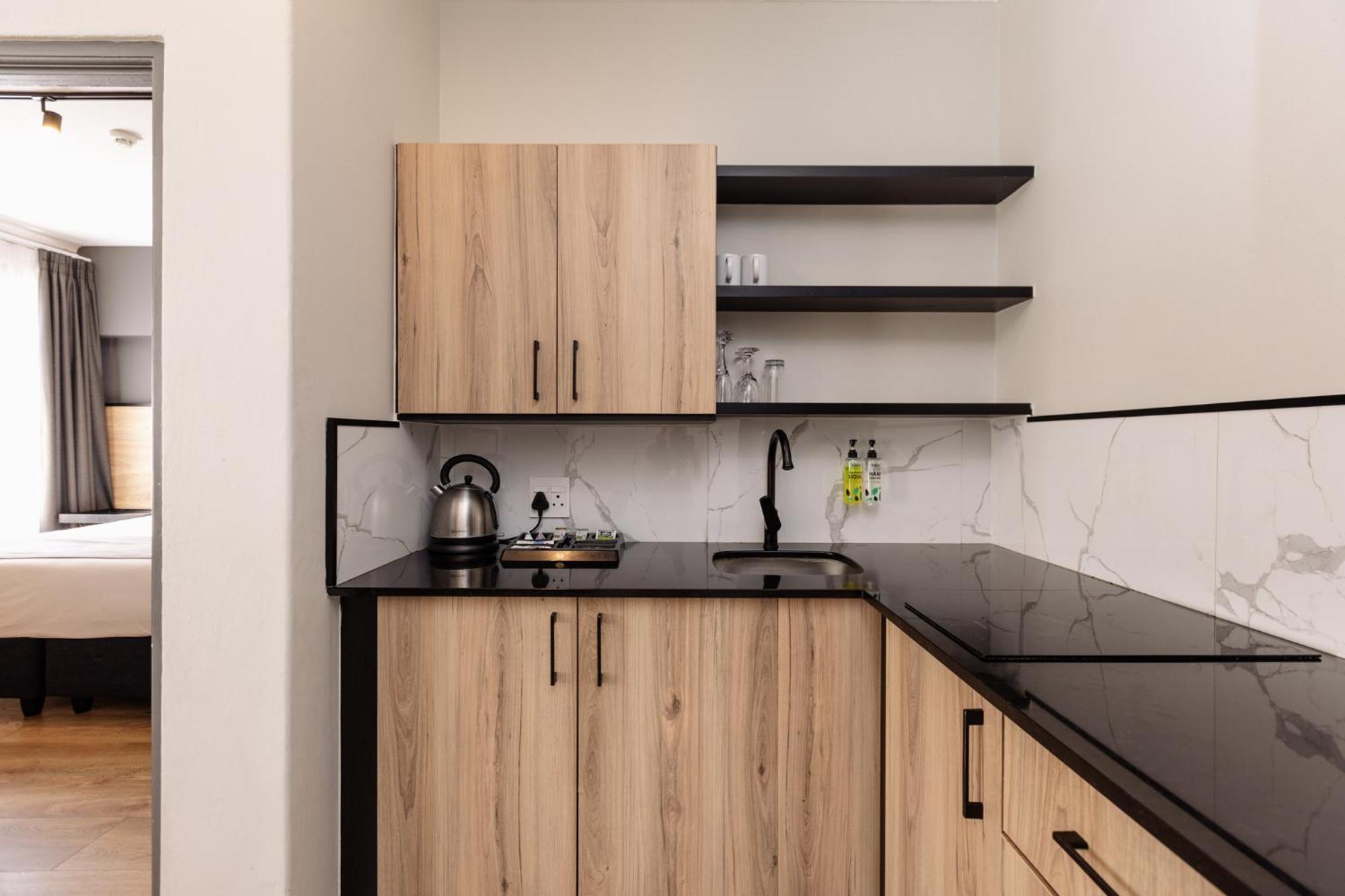 Mint Hotel 84 On Katherine Johannesburg Bagian luar foto