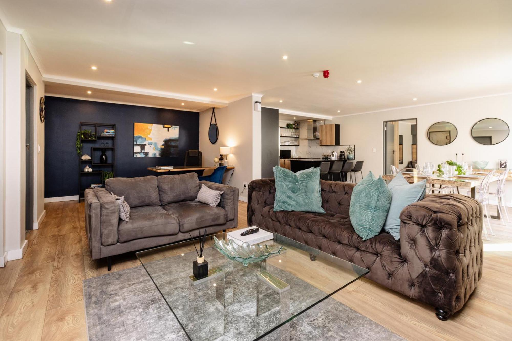 Mint Hotel 84 On Katherine Johannesburg Bagian luar foto