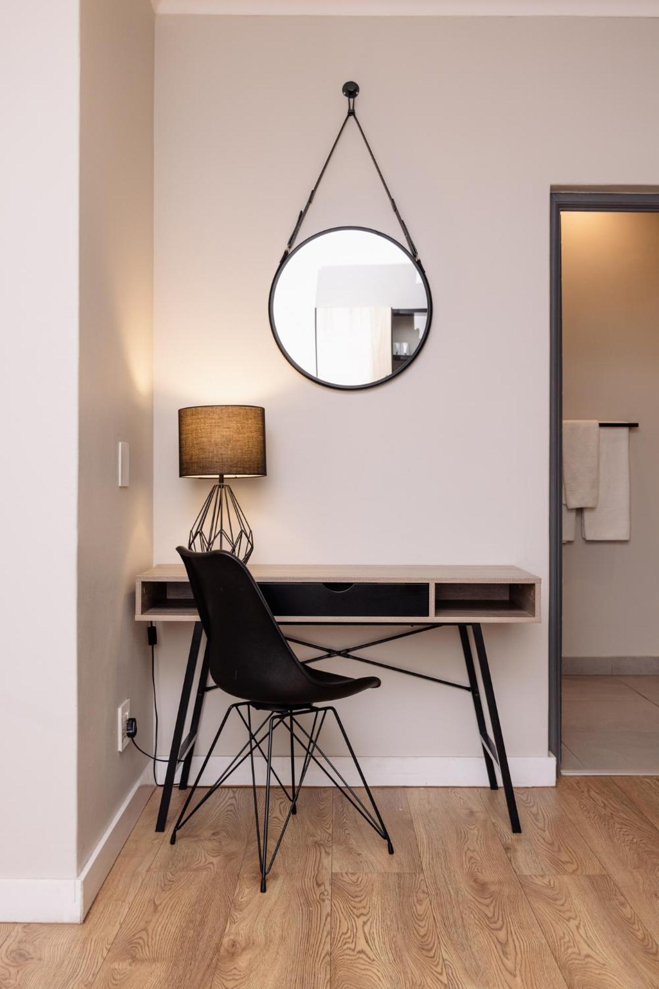 Mint Hotel 84 On Katherine Johannesburg Bagian luar foto