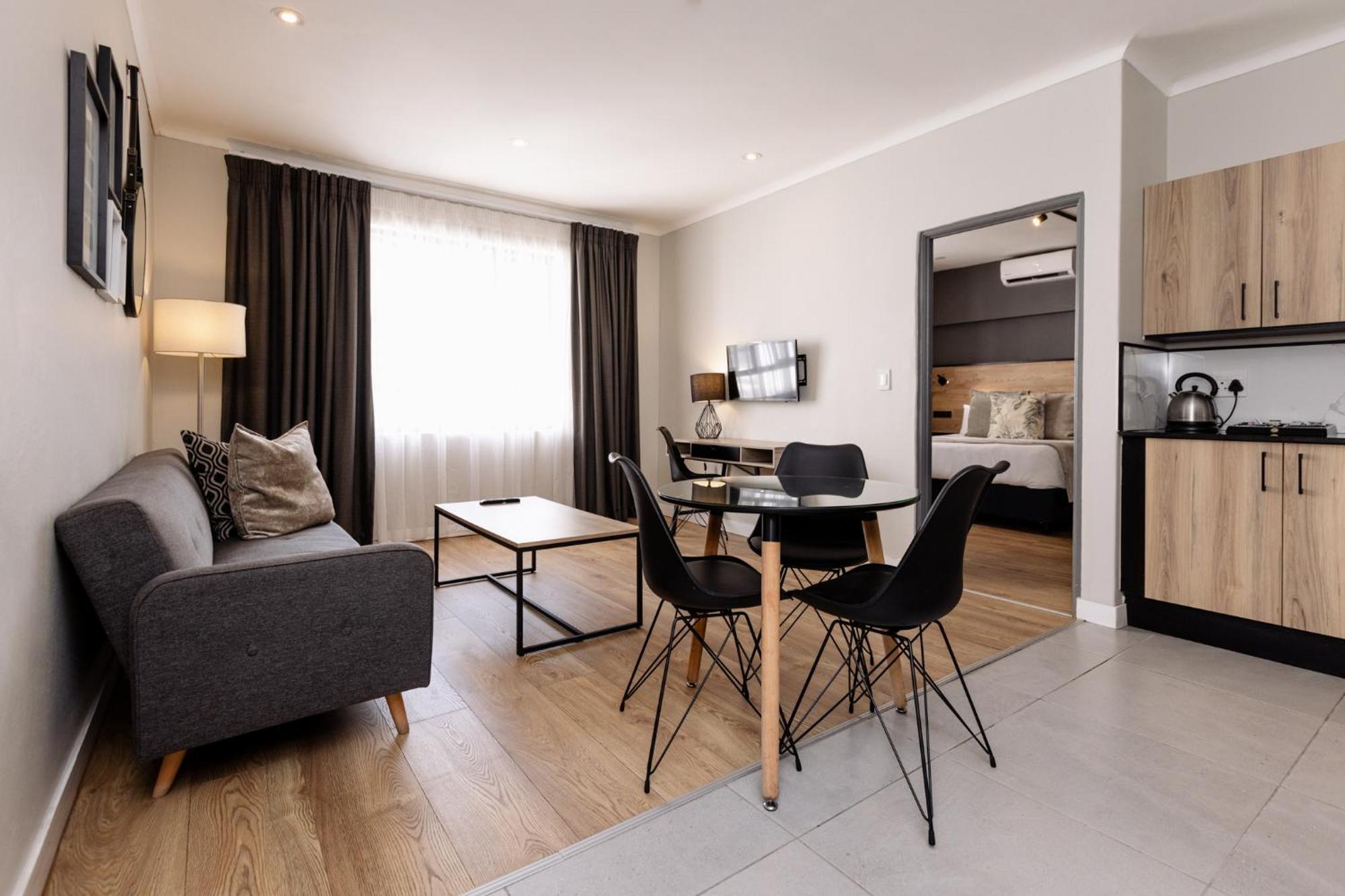 Mint Hotel 84 On Katherine Johannesburg Bagian luar foto