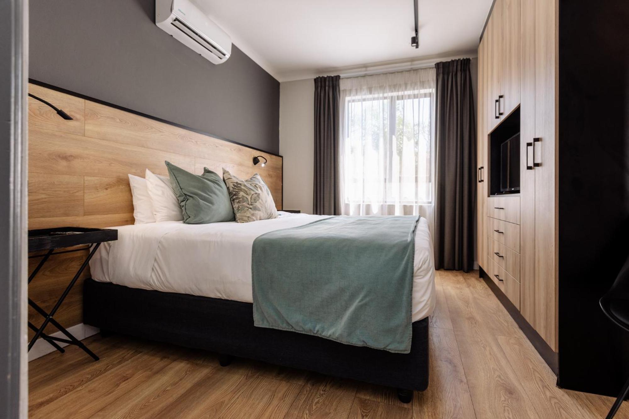 Mint Hotel 84 On Katherine Johannesburg Bagian luar foto