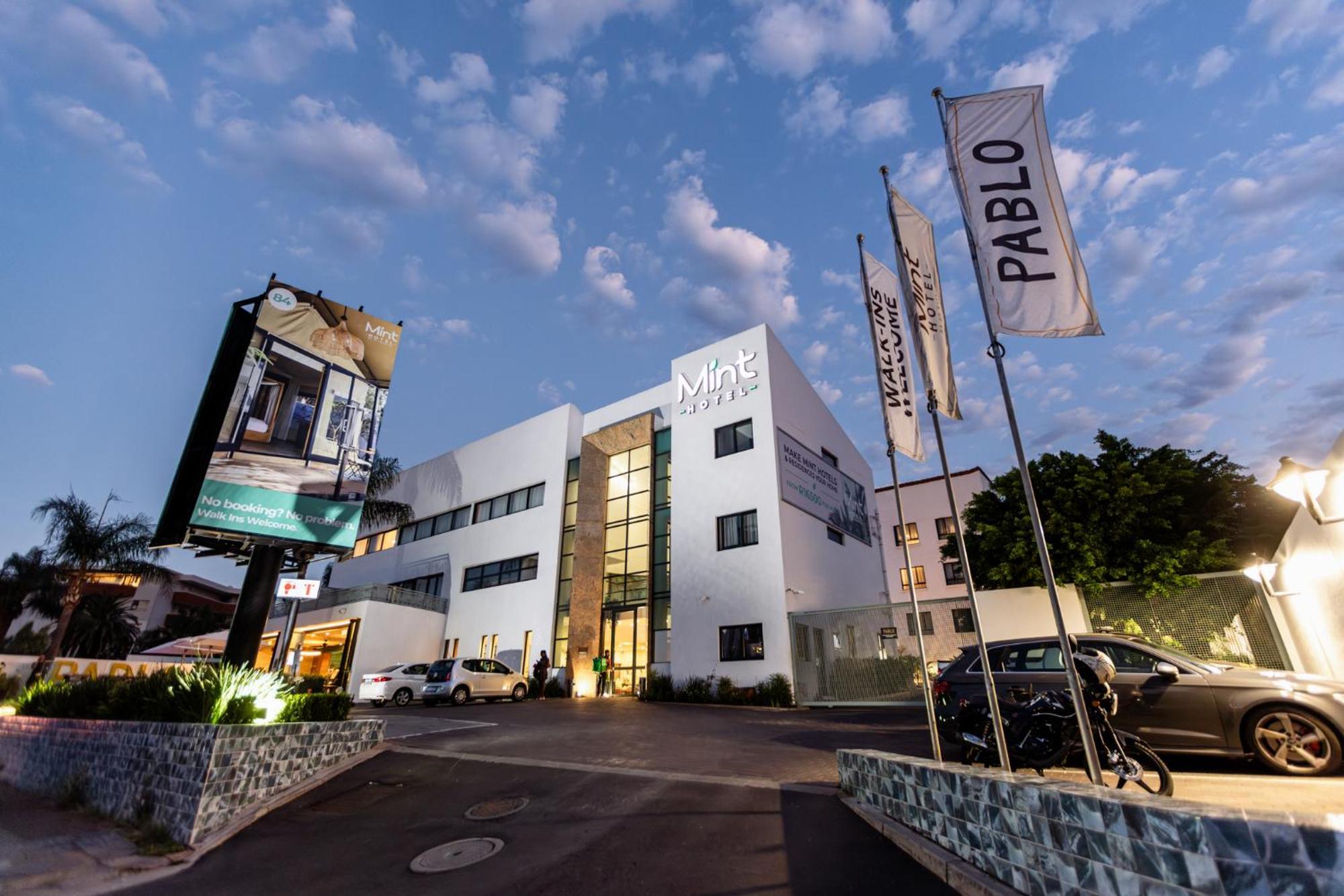 Mint Hotel 84 On Katherine Johannesburg Bagian luar foto