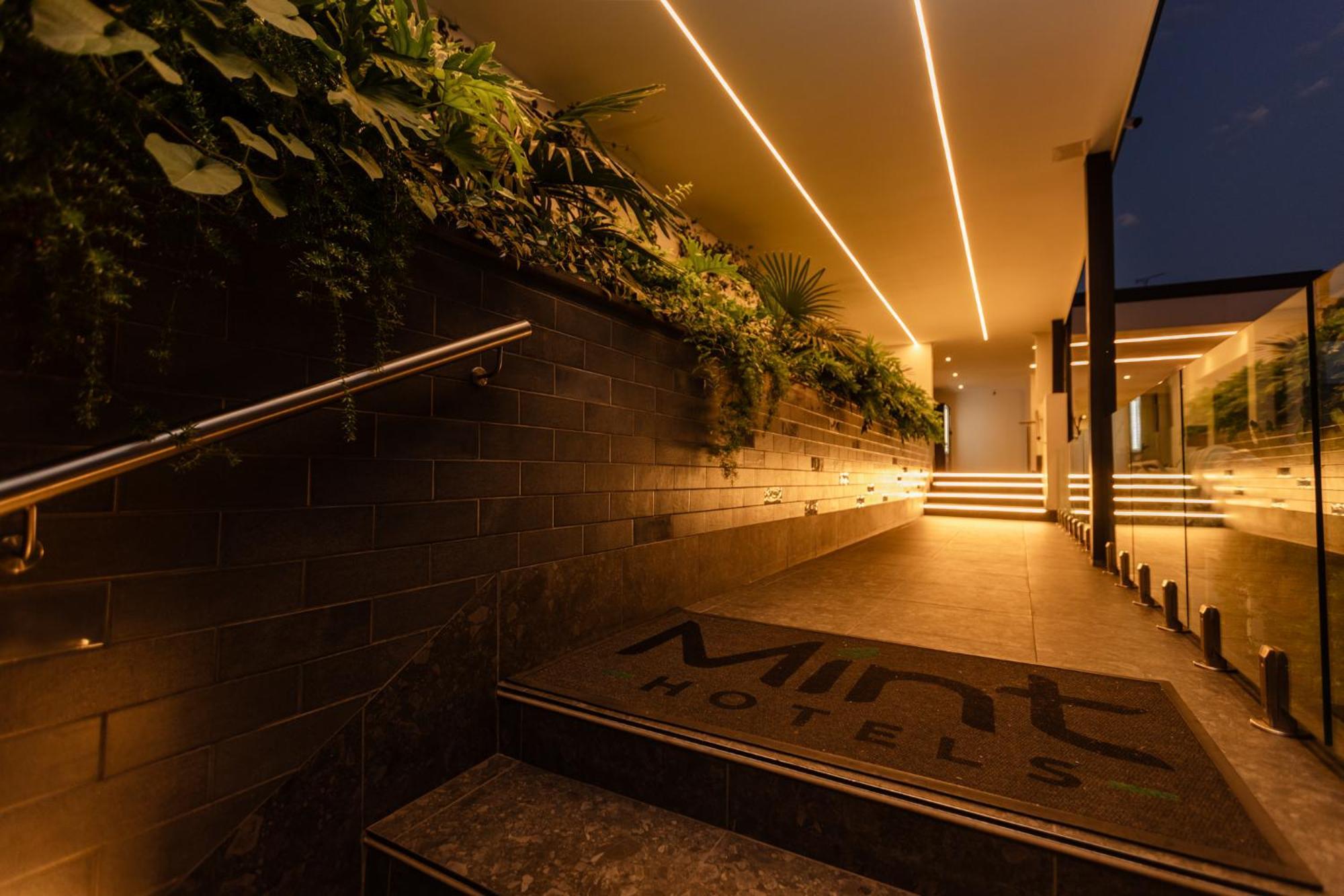 Mint Hotel 84 On Katherine Johannesburg Bagian luar foto
