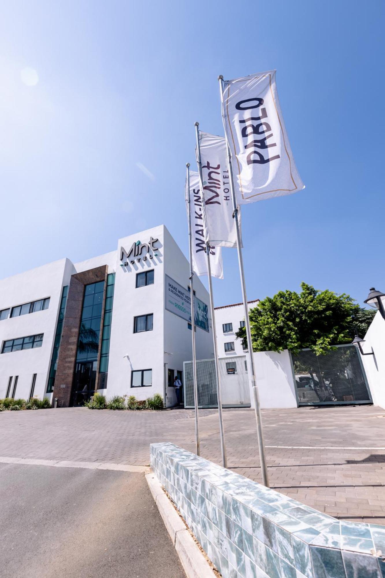 Mint Hotel 84 On Katherine Johannesburg Bagian luar foto