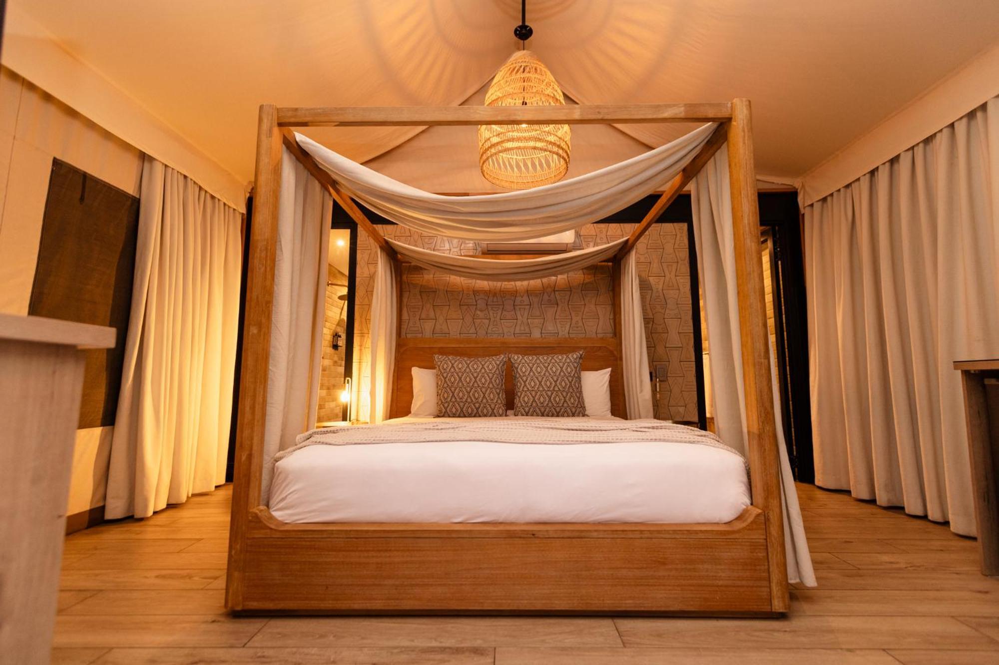 Mint Hotel 84 On Katherine Johannesburg Bagian luar foto