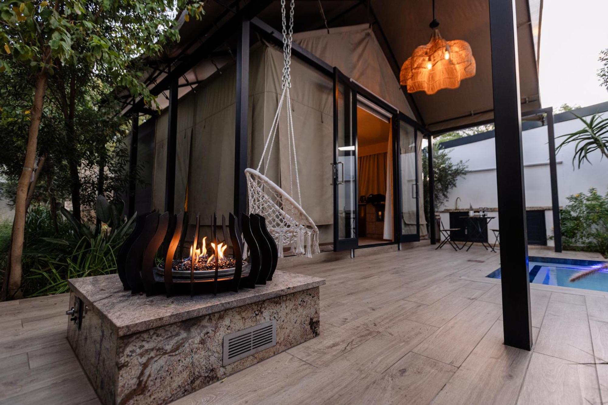 Mint Hotel 84 On Katherine Johannesburg Bagian luar foto