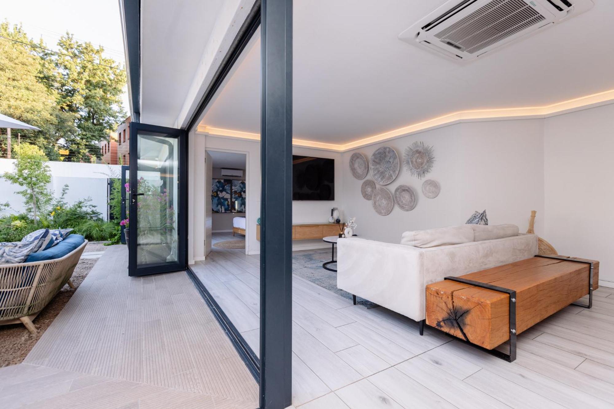 Mint Hotel 84 On Katherine Johannesburg Bagian luar foto