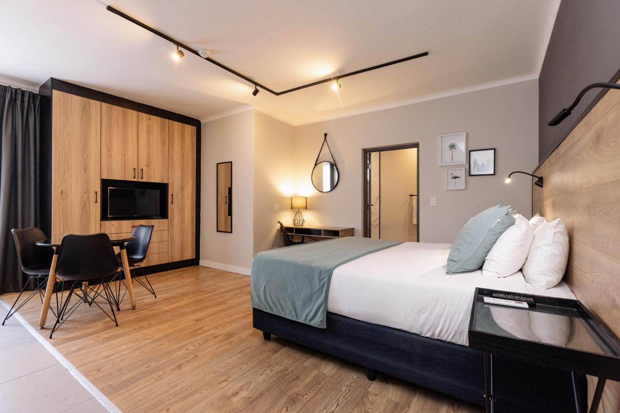 Mint Hotel 84 On Katherine Johannesburg Bagian luar foto