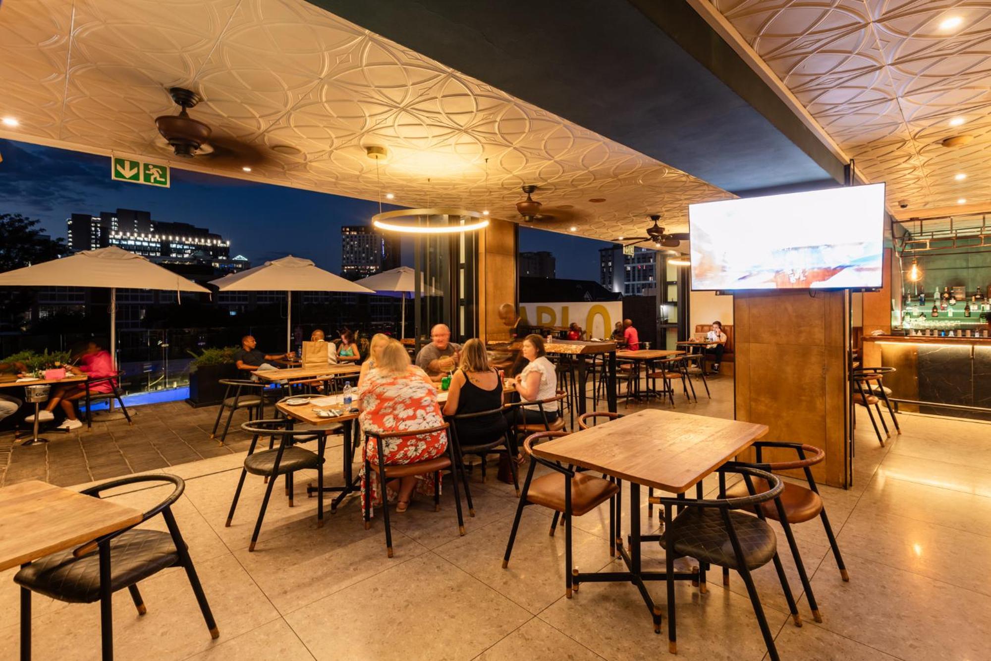 Mint Hotel 84 On Katherine Johannesburg Bagian luar foto