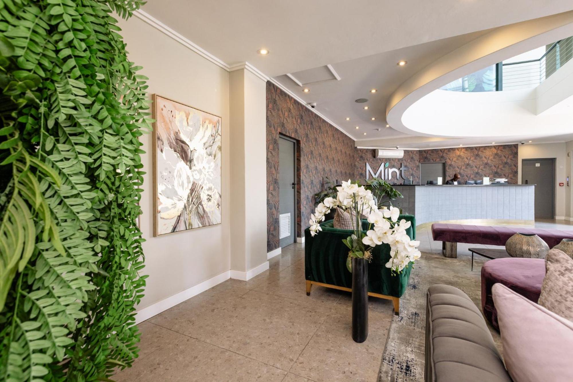 Mint Hotel 84 On Katherine Johannesburg Bagian luar foto