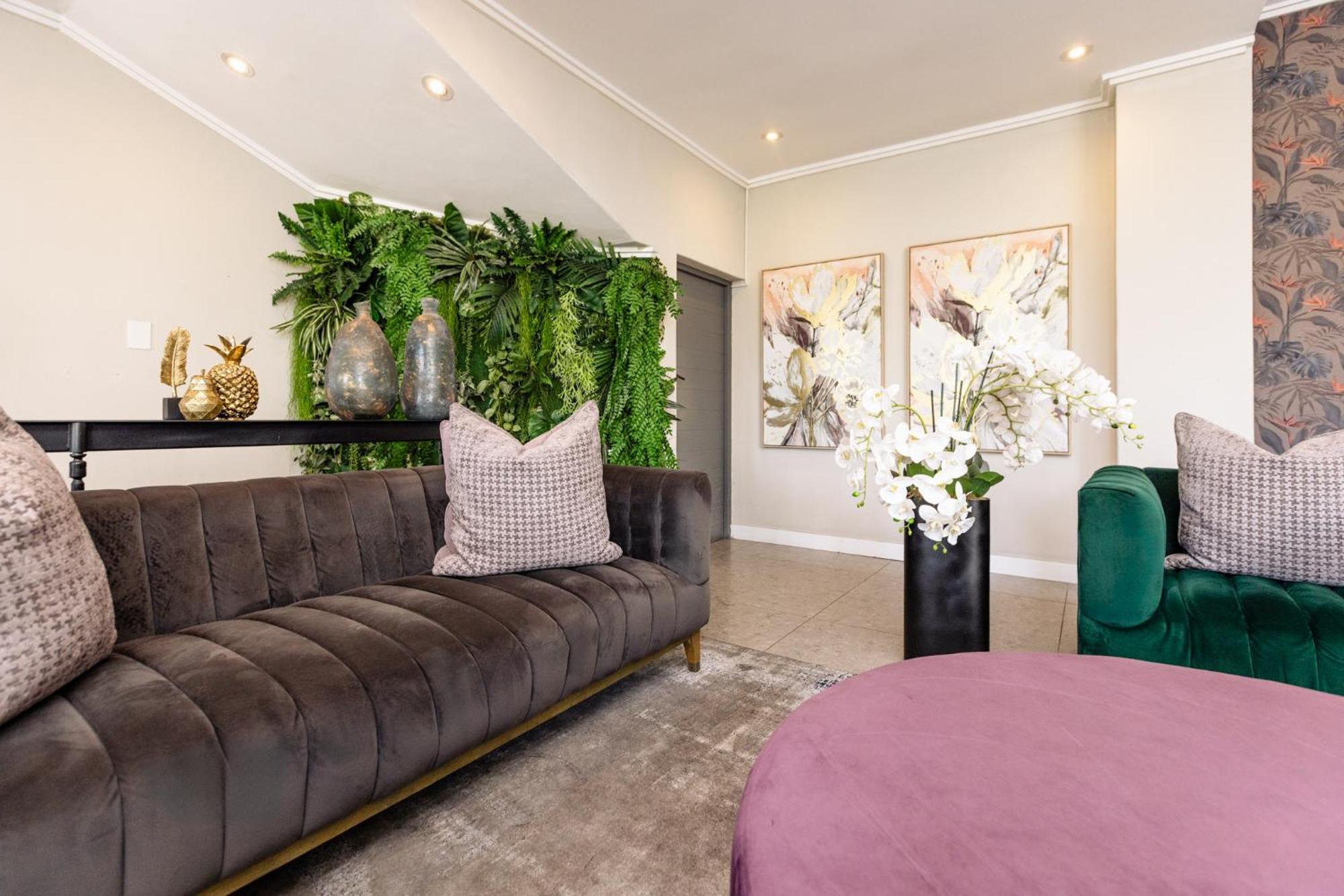Mint Hotel 84 On Katherine Johannesburg Bagian luar foto