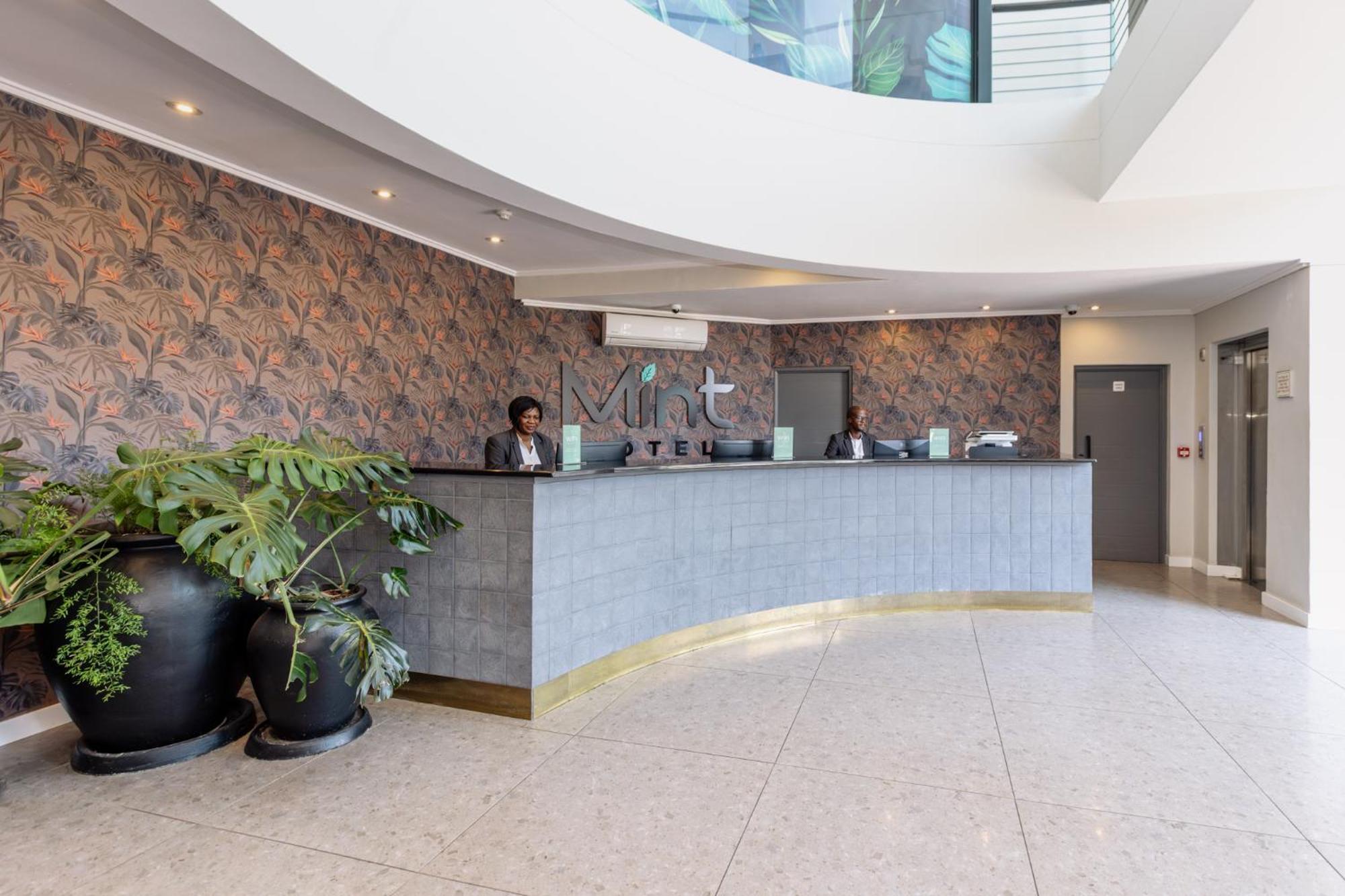 Mint Hotel 84 On Katherine Johannesburg Bagian luar foto